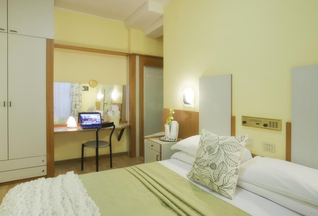 Hotel Bel Air Riccione Bagian luar foto