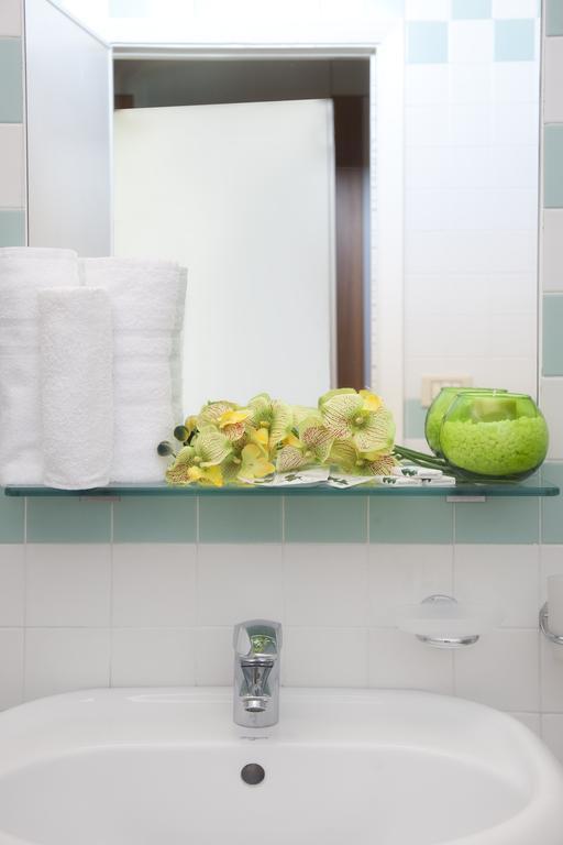 Hotel Bel Air Riccione Bagian luar foto