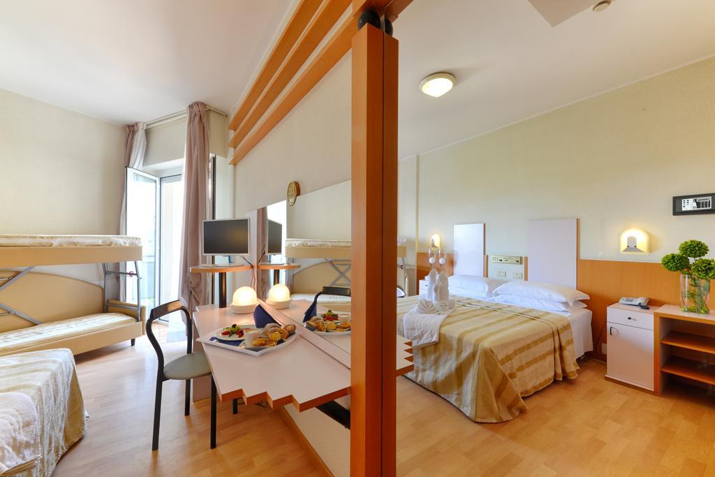 Hotel Bel Air Riccione Ruang foto